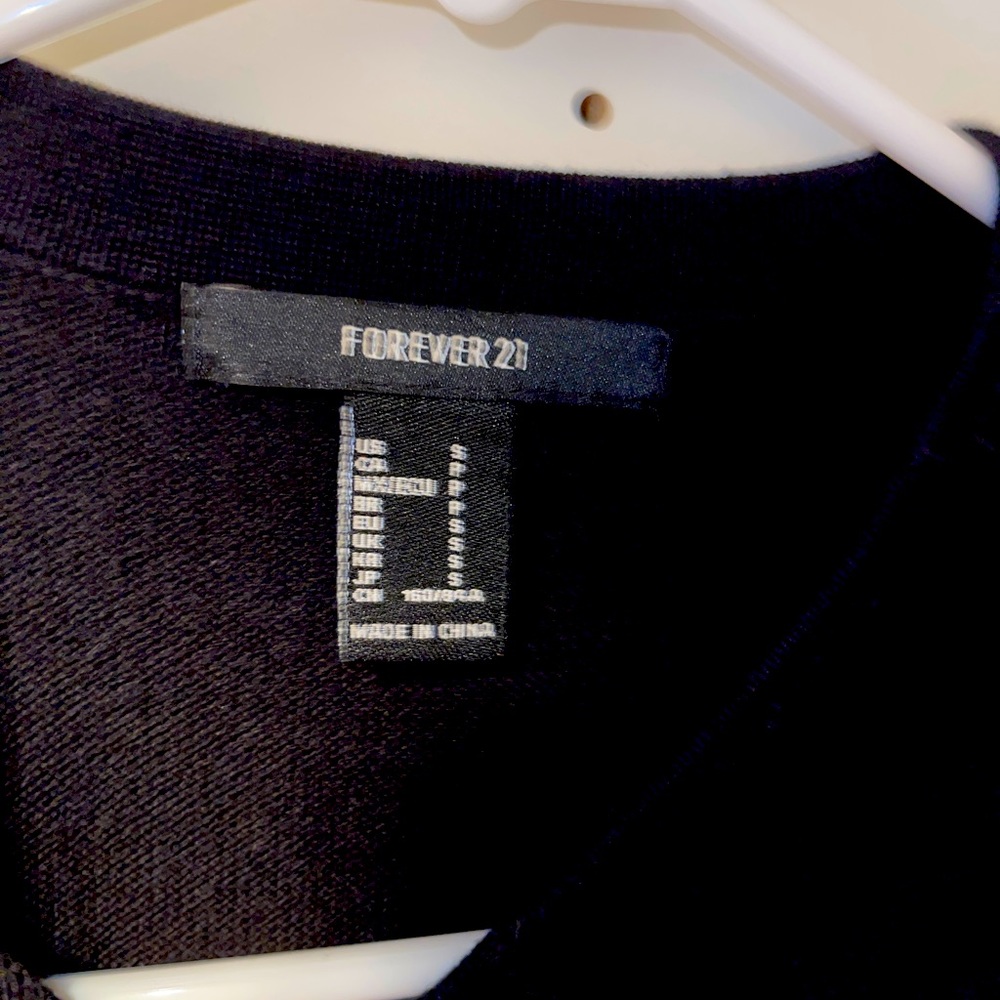 Black short sleeve sweater top